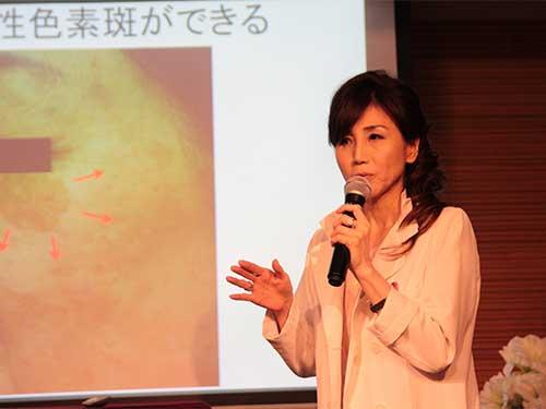 皮膚科医の赤須玲子氏